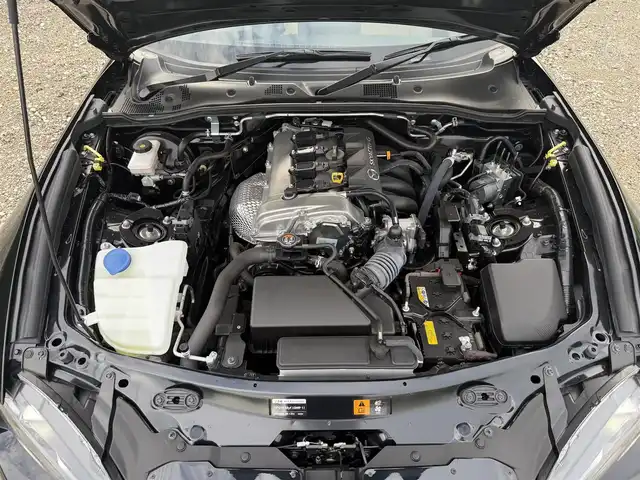 マツダ ロードスター S レザーパッケージ Vセレクション 兵庫県 2024(令6)年 0.2万km ジェットブラックマイカ 純正ナビ（SD欠）/バックカメラ/フルセグTV/BSM/オートハイビーム/パーキングセンサー/BOSEサウンドシステム/ベージュレザーシート/両前シートヒーター/ベージュ幌/純正16インチAW/LEDヘッドライト/AUTOライト/ETC