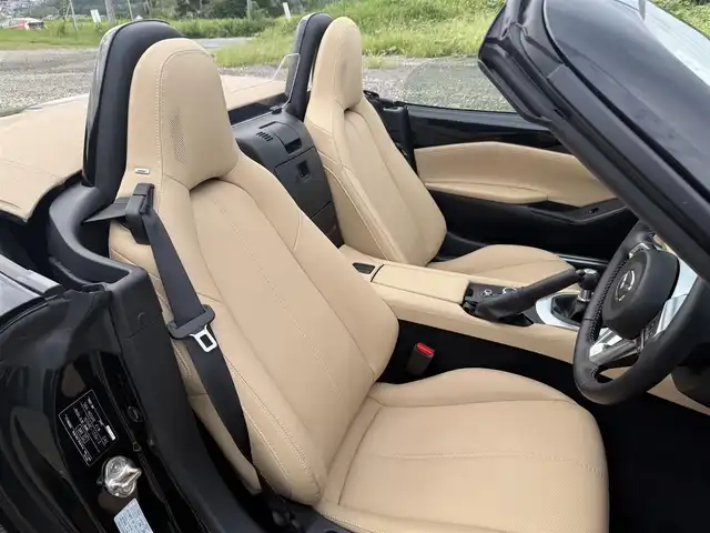 マツダ ロードスター S レザーパッケージ Vセレクション 兵庫県 2024(令6)年 0.2万km ジェットブラックマイカ 純正ナビ（SD欠）/バックカメラ/フルセグTV/BSM/オートハイビーム/パーキングセンサー/BOSEサウンドシステム/ベージュレザーシート/両前シートヒーター/ベージュ幌/純正16インチAW/LEDヘッドライト/AUTOライト/ETC