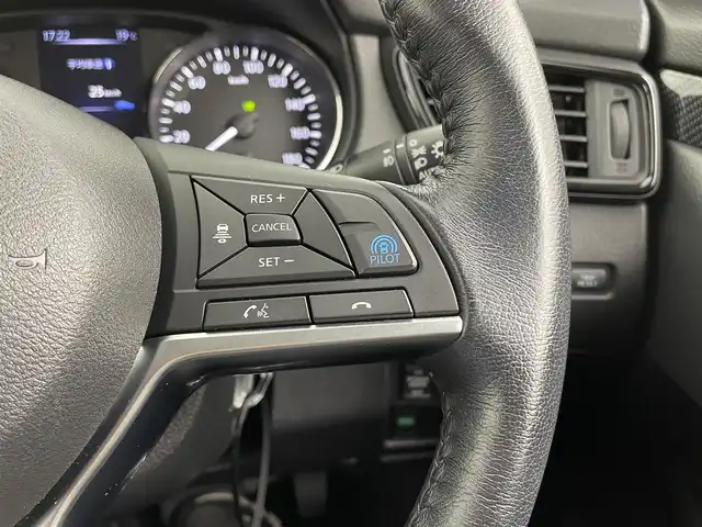 日産 エクストレイル ハイブリッド 20Xi 大分県 2019(令1)年 3.9万km ブリリアントホワイトパール 4WD/純正8インチメモリナビ/(CD/DVD/BT/フルセグTV)/全方位カメラ/バックカメラ/カプロンシート/シートヒーター/スマートキー/プッシュスタート/ETC/電格ミラー/ウィンカーミラー/ミラーヒーター/オートライト/フォグランプ/LEDヘッドライト/プロパイロッド/レーダークルーズコントロール/革巻きステアリング/ステアリングスイッチ/デジタルインナーミラー/オートブレーキホールド/純正17インチアルミホイール/純正フロアマット