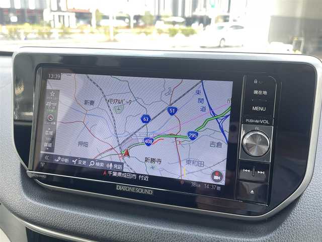 ダイハツ ムーヴ X SAⅢ 千葉県 2018(平30)年 5.1万km プラムブラウンクリスタルマイカ 純正SDナビ（NMZM-W68D)/フルセグTV/Bluetooth/CD/DVD/USB接続/純正ドライブレコーダー/バックカメラ/ETC/衝突軽減ブレーキ/アイドリングストップ/オートハイビーム/シートヒーターD席/ステアリングスイッチ/純正フロアマット/ドアバイザー/エンジンプッシュスタート/スマートキー/スペアキー/取扱説明書/保証書/記録簿