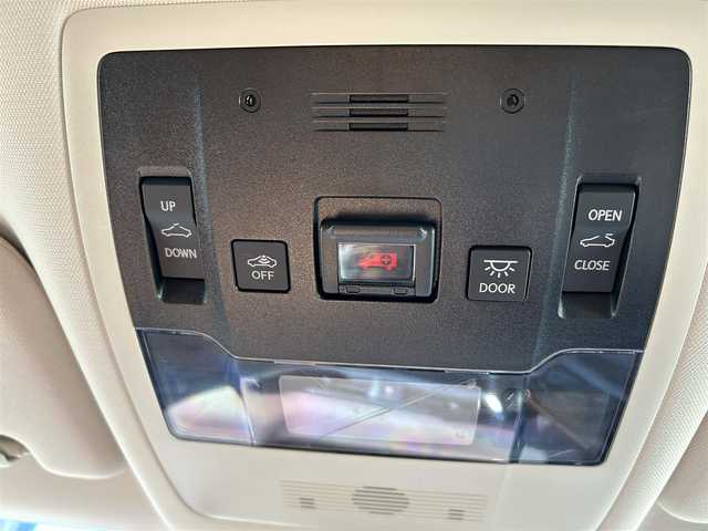 レクサス ＵＸ 250h ブラウンエディション 熊本県 2020(令2)年 2.3万km アンバークリスタルシャイン サンルーフ/革シート/ワンオーナー/プッシュスタート/純正ナビ/（CD・DVD・フルセグTV・BTオーディオ・SD）/全方位カメラ/ビルトインETC/純正18インチAW/レーダークルーズ/前席パワーシート・右前席シートメモリー/前席シートヒーター/ステアリングヒーター/パワーバックドア/LEDヘッドライト/オートライト/フォグライト/前後コーナーセンサー/横滑り防止装置/ウィンカーミラー/純正フロアマット/純正ドアバイザー/新車保証書/取扱説明書/スマートスペアキー×1本/カード型キー×1本