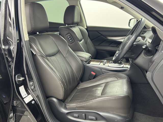 日産 フーガ ハイブリッド VIP 熊本県 2015(平27)年 8.2万km ガーネットブラック 純正HDDナビ/・フルセグTV/CD/DVD/BT/・全方位カメラ/エマージェンシーブレーキ/車線逸脱警報/アダプティブクルーズコントロール/コーナーセンサー/革シート/・D/Nパワーシート/・D/Nシートヒーター/・D/Nシートクーラー/・D席メモリシート/・後席パワーシート/・後席シートヒーター/ビルトインETC/オートライト/LEDヘッドライト/フォグランプ/スマートキー/スペアキー/プッシュスタート/純正フロアマット/ドアバイザー/取扱説明書