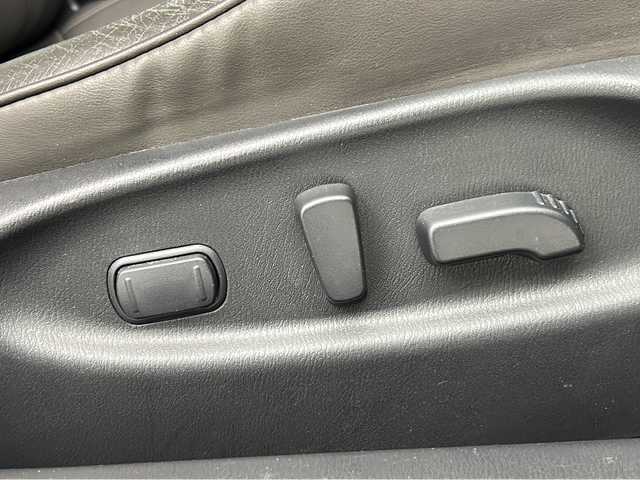 日産 フーガ ハイブリッド VIP 熊本県 2015(平27)年 8.2万km ガーネットブラック 純正HDDナビ/・フルセグTV/CD/DVD/BT/・全方位カメラ/エマージェンシーブレーキ/車線逸脱警報/アダプティブクルーズコントロール/コーナーセンサー/革シート/・D/Nパワーシート/・D/Nシートヒーター/・D/Nシートクーラー/・D席メモリシート/・後席パワーシート/・後席シートヒーター/ビルトインETC/オートライト/LEDヘッドライト/フォグランプ/スマートキー/スペアキー/プッシュスタート/純正フロアマット/ドアバイザー/取扱説明書