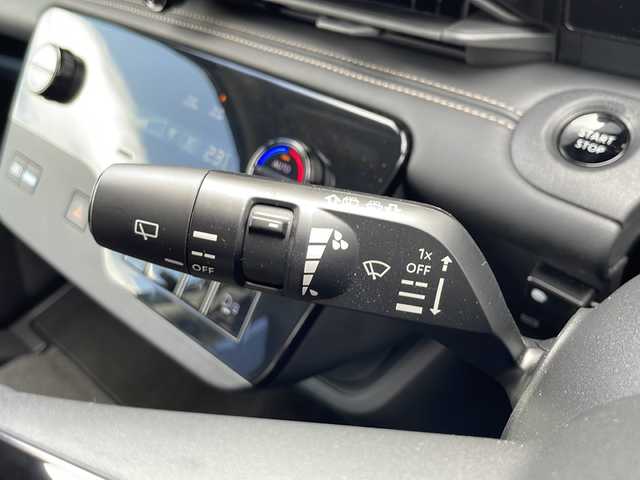 日産 セレナ e－パワー ハイウェイスター V 兵庫県 2023(令5)年 2.8万km ダイヤモンドブラック ワンオーナー/保証書・取説・有/純正メモリーナビ・フルセグ・BT・FM・AM・HDMI/バックカメラ/全周囲カメラ/ETC2.0/プロパイロット/追尾機能付きクルーズコントロール/車線逸脱防止支援システム/衝突被害軽減ブレーキ/クリアランスソナー/踏み間違え防止システム/パーキングブレーキサポート/ロードサインアシスト/ブラインドスポットミラー/両側パワースライドドア/ワイヤレス充電器/電動パーキングブレーキ/ブレーキホールド/革調シートカバー/プッシュスタート/スマートキー×2/純正フロアマット/純正アルミホイール/純正フロントスポイラー