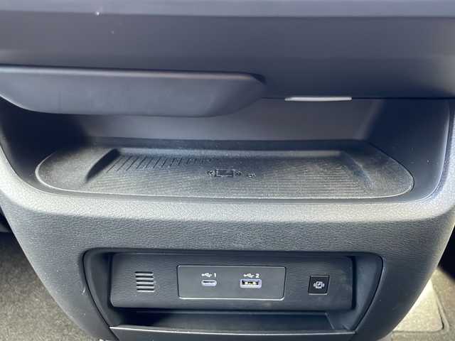 日産 セレナ e－パワー ハイウェイスター V 兵庫県 2023(令5)年 2.8万km ダイヤモンドブラック ワンオーナー/保証書・取説・有/純正メモリーナビ・フルセグ・BT・FM・AM・HDMI/バックカメラ/全周囲カメラ/ETC2.0/プロパイロット/追尾機能付きクルーズコントロール/車線逸脱防止支援システム/衝突被害軽減ブレーキ/クリアランスソナー/踏み間違え防止システム/パーキングブレーキサポート/ロードサインアシスト/ブラインドスポットミラー/両側パワースライドドア/ワイヤレス充電器/電動パーキングブレーキ/ブレーキホールド/革調シートカバー/プッシュスタート/スマートキー×2/純正フロアマット/純正アルミホイール/純正フロントスポイラー