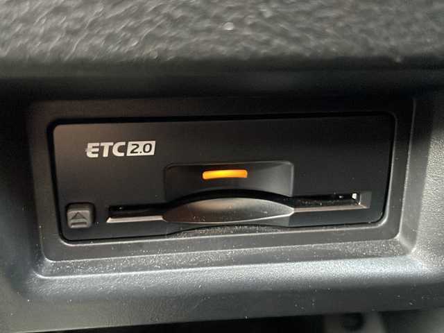 日産 セレナ e－パワー ハイウェイスター V 兵庫県 2023(令5)年 2.8万km ダイヤモンドブラック ワンオーナー/保証書・取説・有/純正メモリーナビ・フルセグ・BT・FM・AM・HDMI/バックカメラ/全周囲カメラ/ETC2.0/プロパイロット/追尾機能付きクルーズコントロール/車線逸脱防止支援システム/衝突被害軽減ブレーキ/クリアランスソナー/踏み間違え防止システム/パーキングブレーキサポート/ロードサインアシスト/ブラインドスポットミラー/両側パワースライドドア/ワイヤレス充電器/電動パーキングブレーキ/ブレーキホールド/革調シートカバー/プッシュスタート/スマートキー×2/純正フロアマット/純正アルミホイール/純正フロントスポイラー