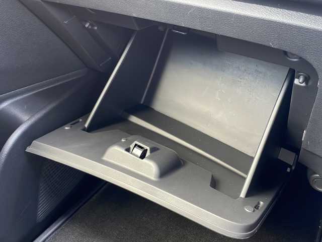 日産 セレナ e－パワー ハイウェイスター V 兵庫県 2023(令5)年 2.8万km ダイヤモンドブラック ワンオーナー/保証書・取説・有/純正メモリーナビ・フルセグ・BT・FM・AM・HDMI/バックカメラ/全周囲カメラ/ETC2.0/プロパイロット/追尾機能付きクルーズコントロール/車線逸脱防止支援システム/衝突被害軽減ブレーキ/クリアランスソナー/踏み間違え防止システム/パーキングブレーキサポート/ロードサインアシスト/ブラインドスポットミラー/両側パワースライドドア/ワイヤレス充電器/電動パーキングブレーキ/ブレーキホールド/革調シートカバー/プッシュスタート/スマートキー×2/純正フロアマット/純正アルミホイール/純正フロントスポイラー