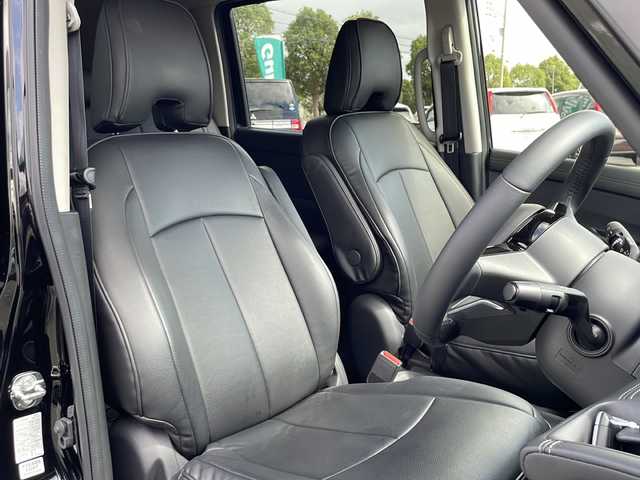 日産 セレナ e－パワー ハイウェイスター V 兵庫県 2023(令5)年 2.8万km ダイヤモンドブラック ワンオーナー/保証書・取説・有/純正メモリーナビ・フルセグ・BT・FM・AM・HDMI/バックカメラ/全周囲カメラ/ETC2.0/プロパイロット/追尾機能付きクルーズコントロール/車線逸脱防止支援システム/衝突被害軽減ブレーキ/クリアランスソナー/踏み間違え防止システム/パーキングブレーキサポート/ロードサインアシスト/ブラインドスポットミラー/両側パワースライドドア/ワイヤレス充電器/電動パーキングブレーキ/ブレーキホールド/革調シートカバー/プッシュスタート/スマートキー×2/純正フロアマット/純正アルミホイール/純正フロントスポイラー