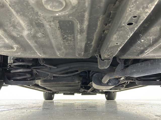 トヨタ ヴォクシー ハイブリッド V 宮城県 2014(平26)年 7.4万km ホワイトパールクリスタルシャイン 禁煙車/純正フリップダウンモニター/純正9インチナビ/・CD.DVD.SD.BT/フルセグTVバックモニター/両側パワースライドドア/クルーズコントロール/前席シートヒーター/LEDヘッドライト/フォグランプ/ビルトインETC/置くだけ充電/ステアリングスイッチ/アイドリングストップ/横滑り防止装置/純正フロアマット/社外15インチアルミホイール