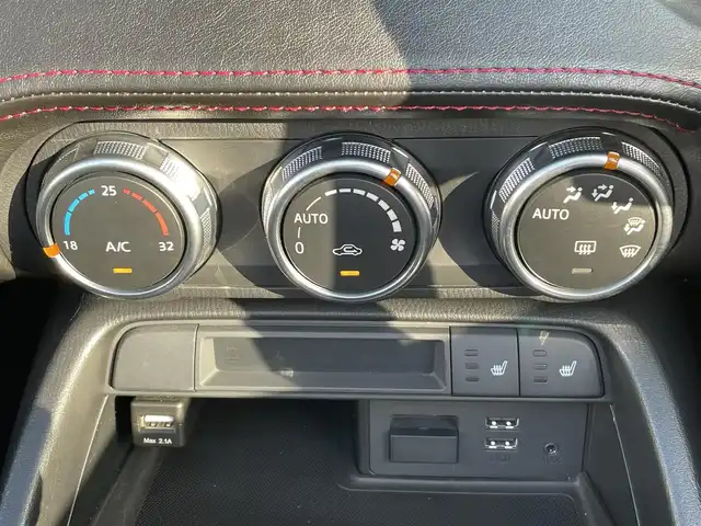 マツダ ロードスター RS 愛知県 2016(平28)年 3.8万km クリスタルホワイトパールマイカ HKS LEGAMAX マフラー装着車/・マツダコネクトメモリーナビ/・フルセグテレビ/・CD/DVD再生機能/・Bluetooth/USB/AUX接続機能/・バックカメラ/・ETC/・純正レカロシート/・シートヒーター（運転席・助手席）/・純正フロアマット/・純正16インチアルミホイール/・純正LEDヘッドライト/・オートライト/・衝突軽減ブレーキ/・レーンキープアシスト/・社外ドライブレコーダー/・純正ビルシュタインサスペンション/・HKS LEGAMAXマフラー/・スマートキー/・オートエアコン