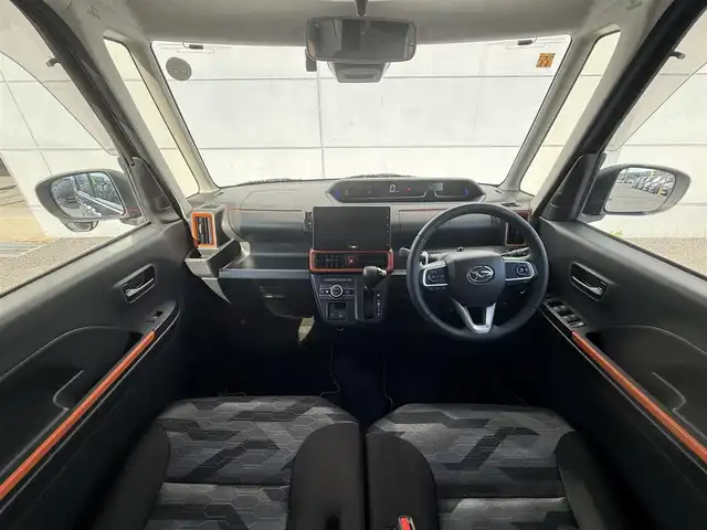 ダイハツ タント ファンクロスターボ 千葉県 2023(令5)年 0.7万km クロムグレーメタリック スマートアシスト３/・衝突軽減ブレーキ/レーンキープアシスト/・レーダークルーズコントロール/オートハイビーム/・クリアランスソナー/踏み間違い防止/・標識認識/先行車発進お知らせ/純正10インチナビ(NMZN-Z73DS)/・フルセグ/BT/DVD/CD/全方位カメラ/ステアリングスイッチ/ETC/両側パワースライドドア/シートヒーター(D/N席)/LEDヘッドライト/オートライト/フォグライト/ルーフレール/純正15インチAW/スマートキー/プッシュスタート/純正フロアマット