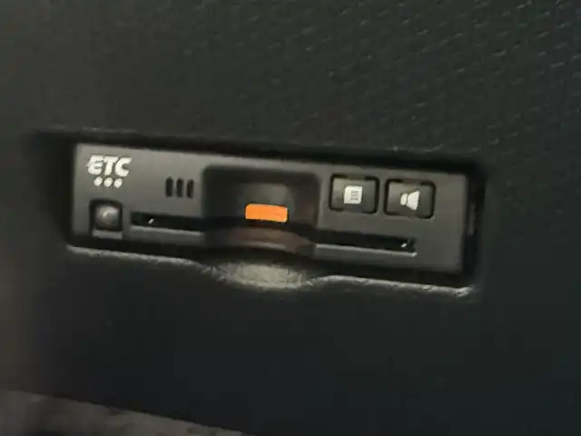 ダイハツ タント ファンクロスターボ 千葉県 2023(令5)年 0.7万km クロムグレーメタリック スマートアシスト３/・衝突軽減ブレーキ/レーンキープアシスト/・レーダークルーズコントロール/オートハイビーム/・クリアランスソナー/踏み間違い防止/・標識認識/先行車発進お知らせ/純正10インチナビ(NMZN-Z73DS)/・フルセグ/BT/DVD/CD/全方位カメラ/ステアリングスイッチ/ETC/両側パワースライドドア/シートヒーター(D/N席)/LEDヘッドライト/オートライト/フォグライト/ルーフレール/純正15インチAW/スマートキー/プッシュスタート/純正フロアマット