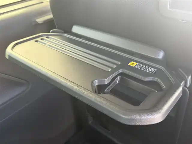 ダイハツ タント ファンクロスターボ 千葉県 2023(令5)年 0.7万km クロムグレーメタリック スマートアシスト３/・衝突軽減ブレーキ/レーンキープアシスト/・レーダークルーズコントロール/オートハイビーム/・クリアランスソナー/踏み間違い防止/・標識認識/先行車発進お知らせ/純正10インチナビ(NMZN-Z73DS)/・フルセグ/BT/DVD/CD/全方位カメラ/ステアリングスイッチ/ETC/両側パワースライドドア/シートヒーター(D/N席)/LEDヘッドライト/オートライト/フォグライト/ルーフレール/純正15インチAW/スマートキー/プッシュスタート/純正フロアマット