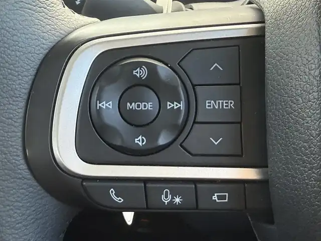 ダイハツ タント ファンクロスターボ 千葉県 2023(令5)年 0.7万km クロムグレーメタリック スマートアシスト３/・衝突軽減ブレーキ/レーンキープアシスト/・レーダークルーズコントロール/オートハイビーム/・クリアランスソナー/踏み間違い防止/・標識認識/先行車発進お知らせ/純正10インチナビ(NMZN-Z73DS)/・フルセグ/BT/DVD/CD/全方位カメラ/ステアリングスイッチ/ETC/両側パワースライドドア/シートヒーター(D/N席)/LEDヘッドライト/オートライト/フォグライト/ルーフレール/純正15インチAW/スマートキー/プッシュスタート/純正フロアマット