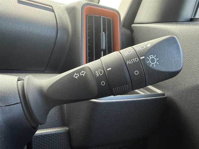 ダイハツ タント ファンクロスターボ 千葉県 2023(令5)年 0.7万km クロムグレーメタリック スマートアシスト３/・衝突軽減ブレーキ/レーンキープアシスト/・レーダークルーズコントロール/オートハイビーム/・クリアランスソナー/踏み間違い防止/・標識認識/先行車発進お知らせ/純正10インチナビ(NMZN-Z73DS)/・フルセグ/BT/DVD/CD/全方位カメラ/ステアリングスイッチ/ETC/両側パワースライドドア/シートヒーター(D/N席)/LEDヘッドライト/オートライト/フォグライト/ルーフレール/純正15インチAW/スマートキー/プッシュスタート/純正フロアマット