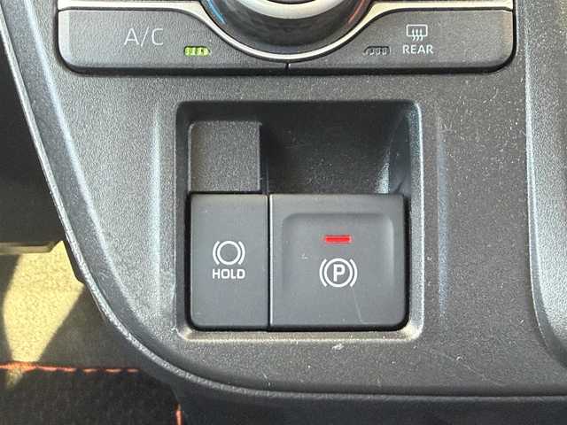 ダイハツ タント ファンクロスターボ 千葉県 2023(令5)年 0.7万km クロムグレーメタリック スマートアシスト３/・衝突軽減ブレーキ/レーンキープアシスト/・レーダークルーズコントロール/オートハイビーム/・クリアランスソナー/踏み間違い防止/・標識認識/先行車発進お知らせ/純正10インチナビ(NMZN-Z73DS)/・フルセグ/BT/DVD/CD/全方位カメラ/ステアリングスイッチ/ETC/両側パワースライドドア/シートヒーター(D/N席)/LEDヘッドライト/オートライト/フォグライト/ルーフレール/純正15インチAW/スマートキー/プッシュスタート/純正フロアマット