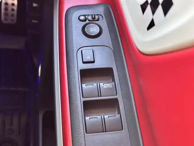 ホンダ Ｎ ＢＯＸ スラッシュ G ターボLインテリアカラーパッケージ 宮城県 2017(平29)年 9.1万km クリスタルブラックパール ホワイトルーフ/社外８型SDナビ/【CD・DVD・SD・BT・フルセグTV】/バックカメラ/合皮シート/シートヒーター/純正エンジンスターター/社外ドライブレコーダー/クルーズコントロール/社外フットイルミネーション/パドルシフト/社外ツィーター/横滑り防止装置/オートライト/LEDヘッドライト/フォグライト/スマートキーX2/ETC