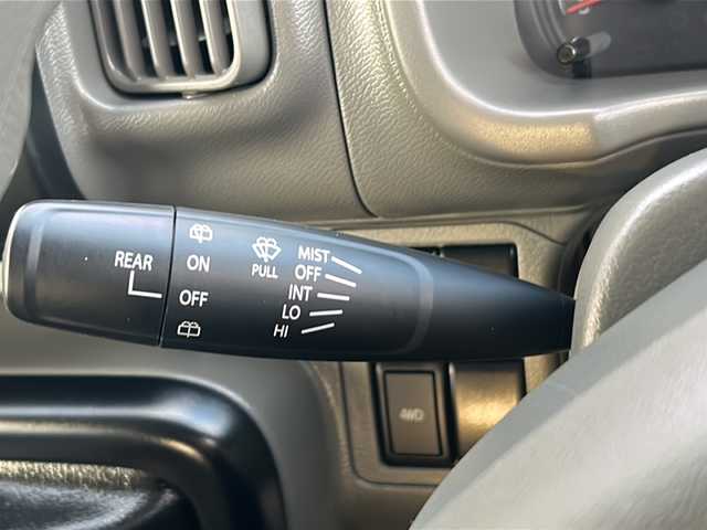 スズキ エブリイ PC 千葉県 2023(令5)年 1.5万km シルキーシルバーメタリック 4WD/社外ナビ/CD/DVD/Bluetooth/フルセグTV/バックカメラ/ETC/ドライブレコーダー/衝突被害軽減ブレーキ/オートハイビーム/リモコンキー/スペアキー(板)/純正フロアマット