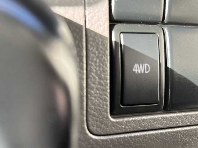 スズキ エブリイ PC 千葉県 2023(令5)年 1.5万km シルキーシルバーメタリック 4WD/社外ナビ/CD/DVD/Bluetooth/フルセグTV/バックカメラ/ETC/ドライブレコーダー/衝突被害軽減ブレーキ/オートハイビーム/リモコンキー/スペアキー(板)/純正フロアマット