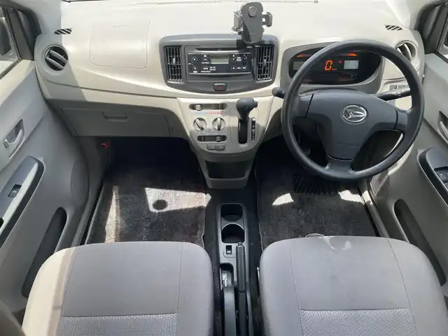 ダイハツ ミラ イース L SA 滋賀県 2015(平27)年 5.7万km パールホワイトⅢ ガソリン/2WD(FF)/CVT/純正カーオーディオ/(FM/AM/CD/AUX)/前ドライブレコーダー/積込夏タイヤ(キャップホイール付き)/プリクラッシュブレーキアシスト	/踏み間違い防止アシスト	/ハロゲンライト/ヘッドライトライトレベリング/マニュアルエアコン/リモコンキー/社外フロアマット/ドアバイザー/社外スマホホルダー/パワーウィンドウ/パワーステアリング
