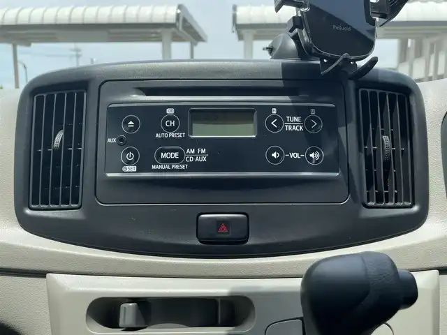 ダイハツ ミラ イース L SA 滋賀県 2015(平27)年 5.7万km パールホワイトⅢ ガソリン/2WD(FF)/CVT/純正カーオーディオ/(FM/AM/CD/AUX)/前ドライブレコーダー/積込夏タイヤ(キャップホイール付き)/プリクラッシュブレーキアシスト	/踏み間違い防止アシスト	/ハロゲンライト/ヘッドライトライトレベリング/マニュアルエアコン/リモコンキー/社外フロアマット/ドアバイザー/社外スマホホルダー/パワーウィンドウ/パワーステアリング