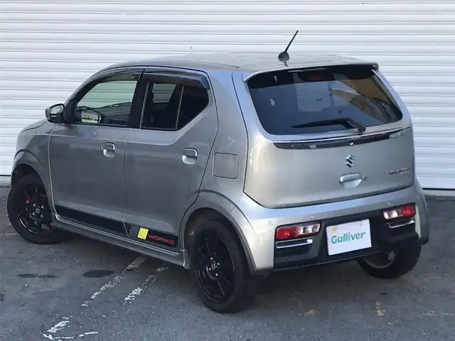 スズキ アルト ワークス 和歌山県 2021(令3)年 1.1万km スチールシルバーM 登録時走行距離10796KM/ワンオーナー/純正オプションナビ（CN-RZ765W)/ CD/DVD/USB/Bluetooth/TV/バックカメラ/セーフティサポート/・デュアルカメラブレーキサポート/・誤発進抑制機能/・後方誤発進抑制機能/・ふらつき警報機能/・ハイビームアシスト/アイドリングストップ/純正フロアマット/ドアバイザー/スペアキー/新車時保証書/取扱説明書