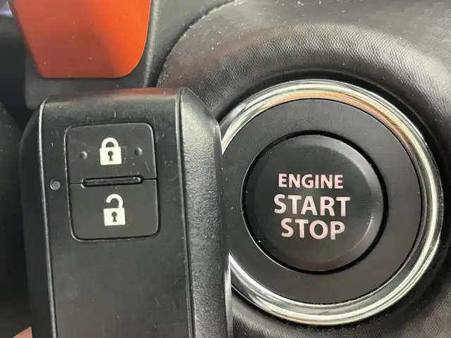 スズキ ハスラー HYBRID X 群馬県 2022(令4)年 2.6万km アクティブイエロー/ホワイト2トーンルーフ ナビ　バックカメラ　シートヒーター　ＥＴＣ　革巻きステアリング　ステアリングスイッチ　ＬＥＤライト　オートマチックハイビーム　衝突被害軽減ブレーキ　レーンアシスト　スマートキー　プッシュスタート　禁煙