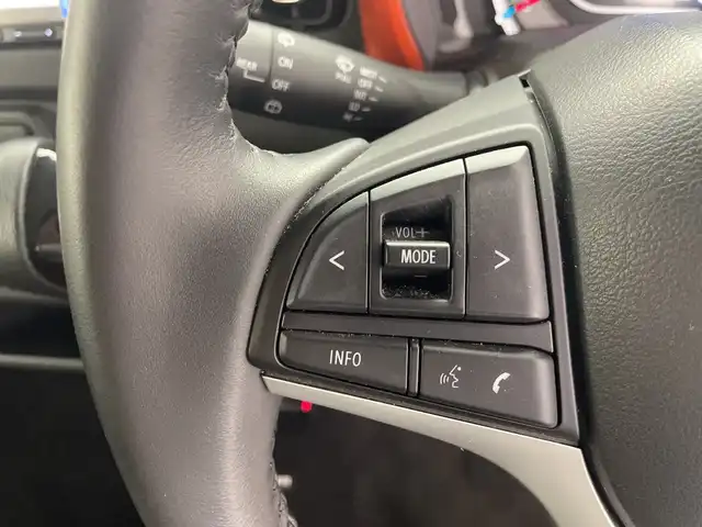 スズキ ハスラー HYBRID X 群馬県 2022(令4)年 2.6万km アクティブイエロー/ホワイト2トーンルーフ ナビ　バックカメラ　シートヒーター　ＥＴＣ　革巻きステアリング　ステアリングスイッチ　ＬＥＤライト　オートマチックハイビーム　衝突被害軽減ブレーキ　レーンアシスト　スマートキー　プッシュスタート　禁煙