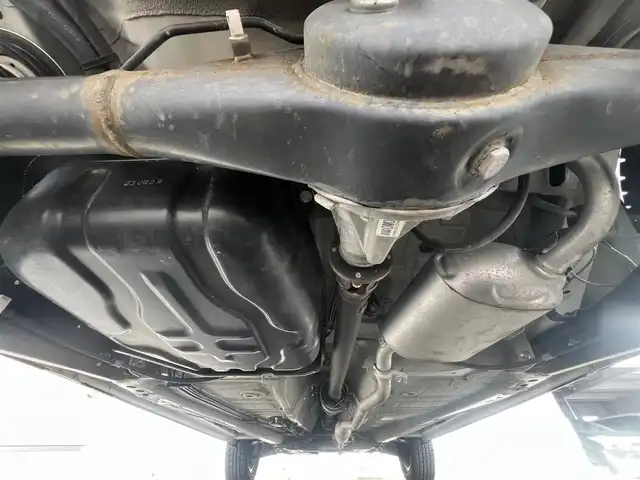 スズキ ハスラー HYBRID X 秋田県 2020(令2)年 3.3万km ピュアホワイトP ４WD/LEDヘッドライト/衝突軽減システム/純正アルミ/スマートキー/アイドリングストップ/プッシュスタート/レーンキープアシスト/コーナーセンサー/ダウンヒルアシストコントロール/ステアリングスイッチ/ETC/純正フロアマット/純正ドアバイザー/オートライト/オートエアコン/パワーステアリング/パワーウィンドウ/横滑り防止/盗難防止装置/電動格納ウィンカーミラー/保証書/取扱説明書/記録簿