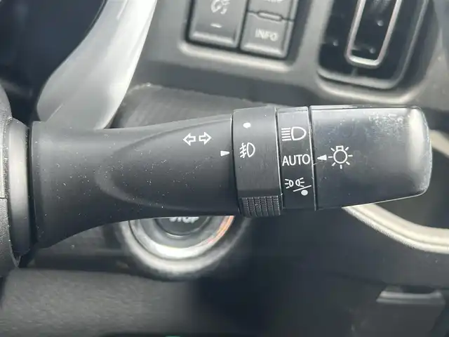 スズキ ハスラー HYBRID X 秋田県 2020(令2)年 3.3万km ピュアホワイトP ４WD/LEDヘッドライト/衝突軽減システム/純正アルミ/スマートキー/アイドリングストップ/プッシュスタート/レーンキープアシスト/コーナーセンサー/ダウンヒルアシストコントロール/ステアリングスイッチ/ETC/純正フロアマット/純正ドアバイザー/オートライト/オートエアコン/パワーステアリング/パワーウィンドウ/横滑り防止/盗難防止装置/電動格納ウィンカーミラー/保証書/取扱説明書/記録簿