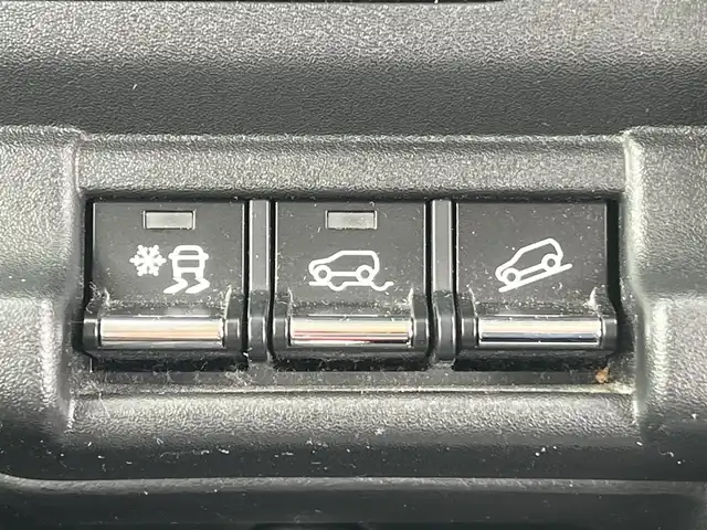 スズキ ハスラー HYBRID X 秋田県 2020(令2)年 3.3万km ピュアホワイトP ４WD/LEDヘッドライト/衝突軽減システム/純正アルミ/スマートキー/アイドリングストップ/プッシュスタート/レーンキープアシスト/コーナーセンサー/ダウンヒルアシストコントロール/ステアリングスイッチ/ETC/純正フロアマット/純正ドアバイザー/オートライト/オートエアコン/パワーステアリング/パワーウィンドウ/横滑り防止/盗難防止装置/電動格納ウィンカーミラー/保証書/取扱説明書/記録簿
