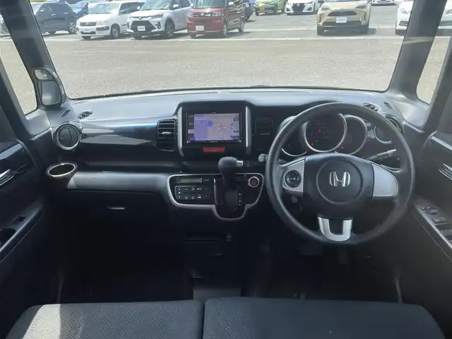 ホンダ Ｎ ＢＯＸ カスタム G Lパッケージ 熊本県 2013(平25)年 17.4万km クリスタルブラックパール 社外ナビ/・AM/FM/CD/DVD/・フルセグTV/・バックカメラ/片側パワースライドドア/横滑り防止装置/ステアリングスイッチ/オートライト/フォグランプ/電動格納ミラー/ウインカーミラー/ドアバイザー/純正フロアマット/純正アルミホイール/プッシュスタート/スペアキー
