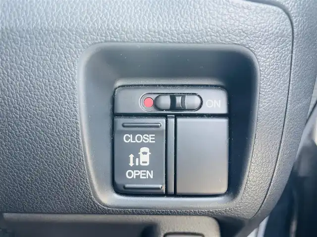 ホンダ Ｎ ＢＯＸ カスタム G Lパッケージ 熊本県 2013(平25)年 17.4万km クリスタルブラックパール 社外ナビ/・AM/FM/CD/DVD/・フルセグTV/・バックカメラ/片側パワースライドドア/横滑り防止装置/ステアリングスイッチ/オートライト/フォグランプ/電動格納ミラー/ウインカーミラー/ドアバイザー/純正フロアマット/純正アルミホイール/プッシュスタート/スペアキー