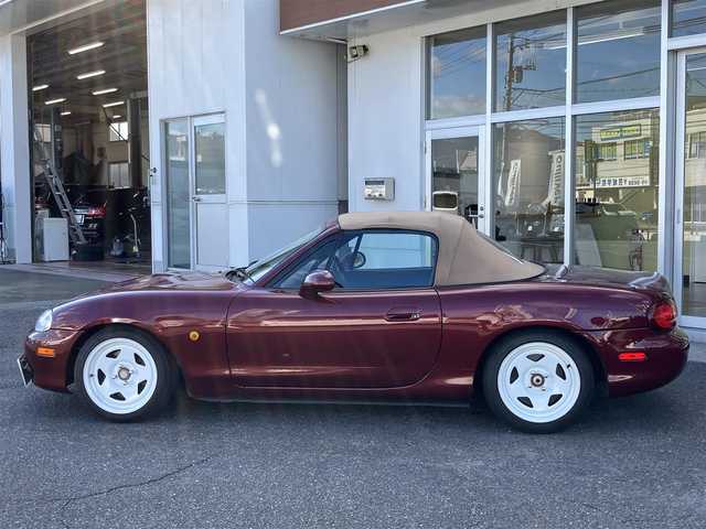 マツダ ロードスター RS 山口県 2003(平15)年 15.7万km ガーネットレッドマイカ 社外車高調/純正フロアマット/純正ナルディステア/パワードアロック/トランクオープナー付/キーレスエントリーシステム/電動ドアミラー/スペアキー（1本）