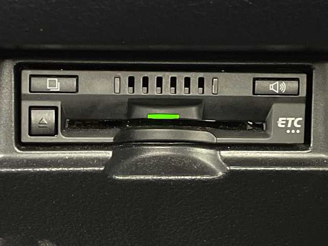 トヨタ ヴィッツ GRスポーツ 愛知県 2018(平30)年 4.1万km ブラックマイカ 5速MT/純正7インチナビ/（CD/AM/FM/ワンセグTV/Bluetooth）/バックカメラ/トヨタセーフティセンス/・プリクラッシュセーフティ/・レーンディパーチャーアラート/・オートマチックハイビーム/前後ドライブレコーダー/ETC/ハーフレザーシート/純正16インチアルミホイール/スマートキー/スペアキー1本/プッシュスタート/LEDヘッドライト/フロントフォグランプ/オートライト/フロアマット/横滑り防止装置/電動格納ミラー