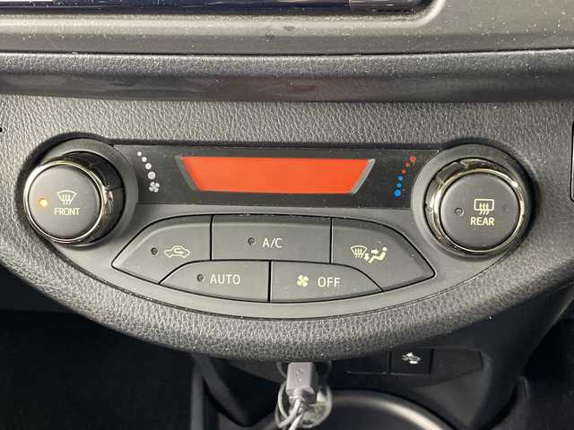 トヨタ ヴィッツ GRスポーツ 愛知県 2018(平30)年 4.1万km ブラックマイカ 5速MT/純正7インチナビ/（CD/AM/FM/ワンセグTV/Bluetooth）/バックカメラ/トヨタセーフティセンス/・プリクラッシュセーフティ/・レーンディパーチャーアラート/・オートマチックハイビーム/前後ドライブレコーダー/ETC/ハーフレザーシート/純正16インチアルミホイール/スマートキー/スペアキー1本/プッシュスタート/LEDヘッドライト/フロントフォグランプ/オートライト/フロアマット/横滑り防止装置/電動格納ミラー