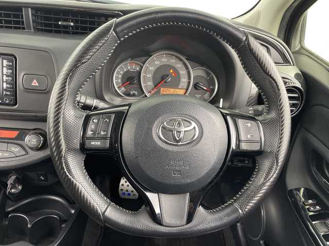 トヨタ ヴィッツ GRスポーツ 愛知県 2018(平30)年 4.1万km ブラックマイカ 5速MT/純正7インチナビ/（CD/AM/FM/ワンセグTV/Bluetooth）/バックカメラ/トヨタセーフティセンス/・プリクラッシュセーフティ/・レーンディパーチャーアラート/・オートマチックハイビーム/前後ドライブレコーダー/ETC/ハーフレザーシート/純正16インチアルミホイール/スマートキー/スペアキー1本/プッシュスタート/LEDヘッドライト/フロントフォグランプ/オートライト/フロアマット/横滑り防止装置/電動格納ミラー