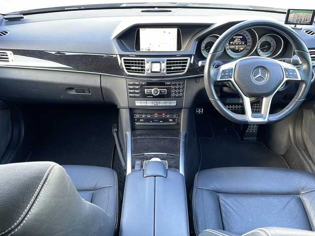 メルセデス・ベンツ Ｅ３５０ ブルーテックワゴンアバンギャルド 徳島県 2014(平26)年 13.3万km イリジウムシルバー 純正ナビ/（Bluetooth/フルセグ/CD/DVD/AM/FM/USB）/アラウンドビューモニター/黒革シート/追従式クルーズコントロール/パワーシート/メモリー機能/シートヒーター/BSM/LKA/クリアランスソナー/アランションアシスト/LEDヘッドライト/オートライト/ETC/前後ドライブレコーダー/スタッドレスタイヤ積込/プッシュスタート/スマートキー