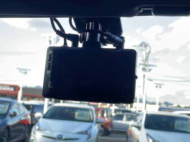 メルセデス・ベンツ Ｅ３５０ ブルーテックワゴンアバンギャルド 徳島県 2014(平26)年 13.3万km イリジウムシルバー 純正ナビ/（Bluetooth/フルセグ/CD/DVD/AM/FM/USB）/アラウンドビューモニター/黒革シート/追従式クルーズコントロール/パワーシート/メモリー機能/シートヒーター/BSM/LKA/クリアランスソナー/アランションアシスト/LEDヘッドライト/オートライト/ETC/前後ドライブレコーダー/スタッドレスタイヤ積込/プッシュスタート/スマートキー