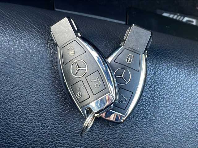 メルセデス・ベンツ Ｅ３５０ ブルーテックワゴンアバンギャルド 徳島県 2014(平26)年 13.3万km イリジウムシルバー 純正ナビ/（Bluetooth/フルセグ/CD/DVD/AM/FM/USB）/アラウンドビューモニター/黒革シート/追従式クルーズコントロール/パワーシート/メモリー機能/シートヒーター/BSM/LKA/クリアランスソナー/アランションアシスト/LEDヘッドライト/オートライト/ETC/前後ドライブレコーダー/スタッドレスタイヤ積込/プッシュスタート/スマートキー