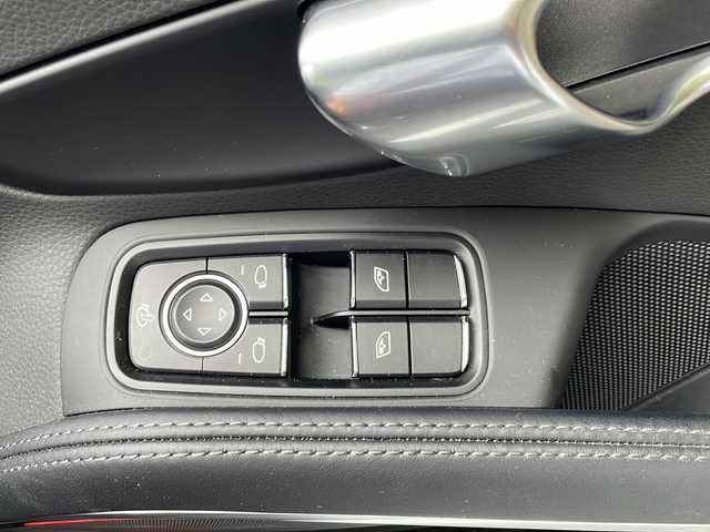 ポルシェ ９１１ カレラ 京都府 2019(平31)年 2.3万km 白 純正ナビ/スポーツクロノパッケージ/シートヒーター/パワーシート/オートライト/LEDヘッドライト/オートエアコン/横滑り防止措置/コーナーセンサー/バックカメラ/パドルシフト/アイドリングストップ/ETC2.0/純正フロアマット/ドライブレコーダー/電動パーキングブレーキ/純正19インチAW
