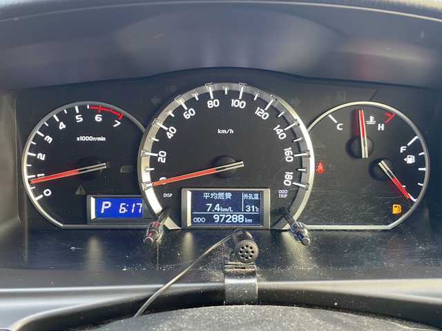 トヨタ ハイエース GL ロング 静岡県 2016(平28)年 9.8万km シルバーマイカM ワンオーナー/社外ナビ/　フルセグTV/BTオーディオ/MSV/DVD/バックカメラ /フリップダウンリアモニター/キャンピング仕様/左パワースライドドア/純正15インチAW/ETC/オートライト/LEDヘッドライト/スマートキー/スペアキー/保証書/取説