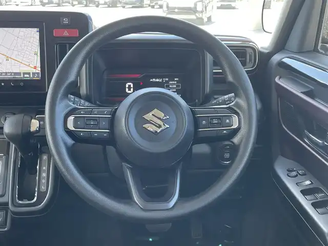 スズキ スペーシア カスタム HYBRID GS 熊本県 2024(令6)年 1.3万km クールカーキPM 純正ナビ/・AM/FA/BT/・AppleCarPlay/・AndroidAuto/・フルセグTV/・全方位カメラ/スズキ セーフティサポート/・デュアルセンサーブレーキサポートII/・車線逸脱制御機能/・標識認識機能/・全車速追従機能付きクルーズコントロール/・アダプティブクルーズコントロール/・サイドエアバック/・カーテンエアバック/電動パーキングブレーキ/・ブレーキホールド/革巻きステアリング/・ステアリングスイッチ/布シート/・D席シートヒーター/ビルトインETC/前後ドライブレコーダー/純正フロアマット/プッシュスタート/スマートキー/アイドリングストップ/片側パワースライドドア/オートマチックハイビーム