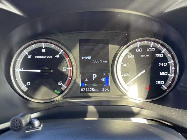 三菱 デリカＤ：５ P 山口県 2023(令5)年 2.2万km グラファイトグレーメタリック/ブラックマイカ パートタイム4WD/社外9V型ナビ【AVIC-RQ822-D】/・フルセグテレビ/・Bluetooth/・CD/DVD/AM/FM/・SD/USB/iPod/Wi-Fi Audio/・HDMI/AUX/ETC/両側パワースライドドア/アラウンドビューモニター/パワーバックドア/ステアリングヒーター/D/N席シートヒーター/パドルシフト/電動パーキングブレーキ/e-Assist/・車線逸脱警報システム/・レーダークルーズコントロールシステム/・オートマチックハイビーム/・誤発進抑制機能（前進時）/・後側方車両検知警報システム（レーンチェンジアシスト機能付）/・後退時交差車両検知警報システム/安全装備/・ヒルスタートアシスト/・エマージェンシーストップシグナルシステム［ESS］/・アクティブスタビリティコントロール/・ABS（EBD付）/純正18インチAW