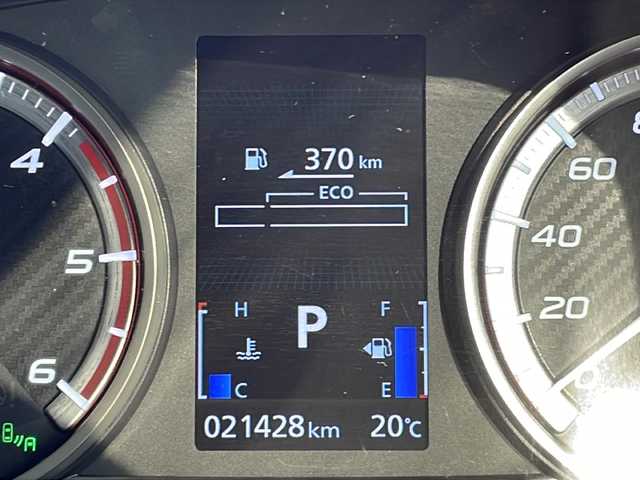 三菱 デリカＤ：５ P 山口県 2023(令5)年 2.2万km グラファイトグレーメタリック/ブラックマイカ パートタイム4WD/社外9V型ナビ【AVIC-RQ822-D】/・フルセグテレビ/・Bluetooth/・CD/DVD/AM/FM/・SD/USB/iPod/Wi-Fi Audio/・HDMI/AUX/ETC/両側パワースライドドア/アラウンドビューモニター/パワーバックドア/ステアリングヒーター/D/N席シートヒーター/パドルシフト/電動パーキングブレーキ/e-Assist/・車線逸脱警報システム/・レーダークルーズコントロールシステム/・オートマチックハイビーム/・誤発進抑制機能（前進時）/・後側方車両検知警報システム（レーンチェンジアシスト機能付）/・後退時交差車両検知警報システム/安全装備/・ヒルスタートアシスト/・エマージェンシーストップシグナルシステム［ESS］/・アクティブスタビリティコントロール/・ABS（EBD付）/純正18インチAW