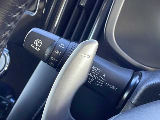 三菱 デリカＤ：５ P 山口県 2023(令5)年 2.2万km グラファイトグレーメタリック/ブラックマイカ パートタイム4WD/社外9V型ナビ【AVIC-RQ822-D】/・フルセグテレビ/・Bluetooth/・CD/DVD/AM/FM/・SD/USB/iPod/Wi-Fi Audio/・HDMI/AUX/ETC/両側パワースライドドア/アラウンドビューモニター/パワーバックドア/ステアリングヒーター/D/N席シートヒーター/パドルシフト/電動パーキングブレーキ/e-Assist/・車線逸脱警報システム/・レーダークルーズコントロールシステム/・オートマチックハイビーム/・誤発進抑制機能（前進時）/・後側方車両検知警報システム（レーンチェンジアシスト機能付）/・後退時交差車両検知警報システム/安全装備/・ヒルスタートアシスト/・エマージェンシーストップシグナルシステム［ESS］/・アクティブスタビリティコントロール/・ABS（EBD付）/純正18インチAW