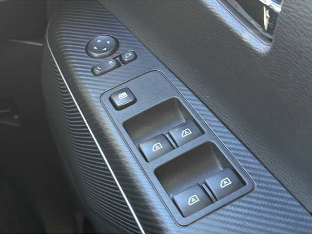 三菱 デリカＤ：５ P 山口県 2023(令5)年 2.2万km グラファイトグレーメタリック/ブラックマイカ パートタイム4WD/社外9V型ナビ【AVIC-RQ822-D】/・フルセグテレビ/・Bluetooth/・CD/DVD/AM/FM/・SD/USB/iPod/Wi-Fi Audio/・HDMI/AUX/ETC/両側パワースライドドア/アラウンドビューモニター/パワーバックドア/ステアリングヒーター/D/N席シートヒーター/パドルシフト/電動パーキングブレーキ/e-Assist/・車線逸脱警報システム/・レーダークルーズコントロールシステム/・オートマチックハイビーム/・誤発進抑制機能（前進時）/・後側方車両検知警報システム（レーンチェンジアシスト機能付）/・後退時交差車両検知警報システム/安全装備/・ヒルスタートアシスト/・エマージェンシーストップシグナルシステム［ESS］/・アクティブスタビリティコントロール/・ABS（EBD付）/純正18インチAW