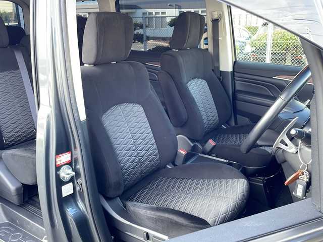 三菱 デリカＤ：５ P 山口県 2023(令5)年 2.2万km グラファイトグレーメタリック/ブラックマイカ パートタイム4WD/社外9V型ナビ【AVIC-RQ822-D】/・フルセグテレビ/・Bluetooth/・CD/DVD/AM/FM/・SD/USB/iPod/Wi-Fi Audio/・HDMI/AUX/ETC/両側パワースライドドア/アラウンドビューモニター/パワーバックドア/ステアリングヒーター/D/N席シートヒーター/パドルシフト/電動パーキングブレーキ/e-Assist/・車線逸脱警報システム/・レーダークルーズコントロールシステム/・オートマチックハイビーム/・誤発進抑制機能（前進時）/・後側方車両検知警報システム（レーンチェンジアシスト機能付）/・後退時交差車両検知警報システム/安全装備/・ヒルスタートアシスト/・エマージェンシーストップシグナルシステム［ESS］/・アクティブスタビリティコントロール/・ABS（EBD付）/純正18インチAW