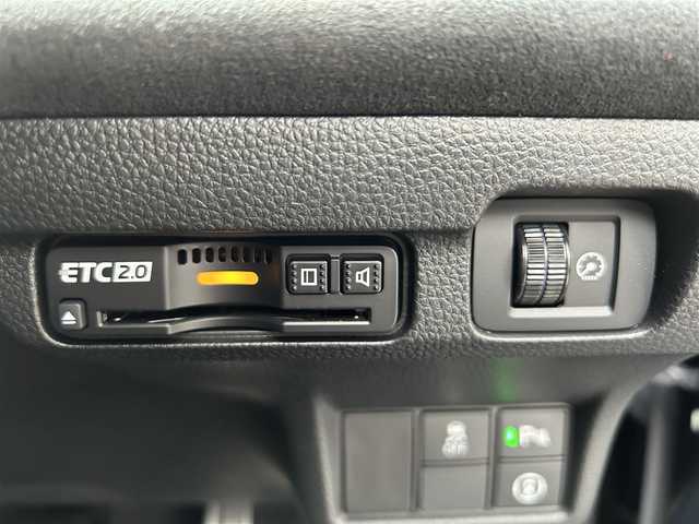 ホンダ シビック タイプR レーシングブラックPKG 長崎県 2025(令7)年 0.1万km クリスタルブラックパール ワンオーナー/純正ディスプレイオーディオ(ナビ/FM/AM/BT/フルセグTV/Apple Car Play/Android Auto)/プッシュスタート/ステアリングスイッチ/バックカメラ/ビルトインETC/DUALエアコン/置くだけ充電/レーダークルーズコントロール/電子パーキング/AUTO HOLD/駐車支援/ACC先行車発進お知らせ/標識認識機能/ベンチシート/純正フロアマット/純正アルミホイール/オートライト/オートマチックハイビーム/ABS/BSM/VSA/CMBS/コーナーセンサー/イモビライザー/トノカバー/純正サスペンション積込/スマートキー/スペアキー/取扱説明書/保証書