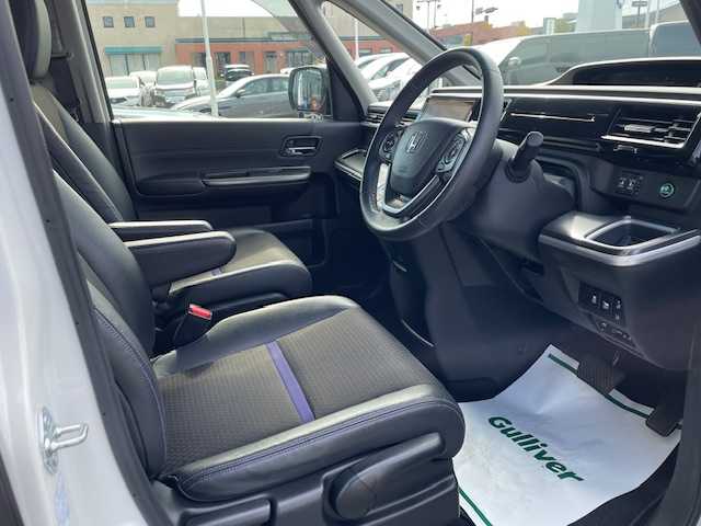 ホンダ ステップワゴン スパーダ ハイブリッドG EX HセンシングBスタイ 長崎県 2019(令1)年 5.2万km プラチナホワイトパール 純正9インチメモリナビ/CD/DVD/BT/USB/HDMI/フルセグTV/バックカメラ/ホンダセンシング/レーダークルーズコントロール/レーンキープアシスト/両側パワースライドドア/ハーフレザーシート/前席シートヒーター/シーケンシャルウィンカー/ビルトインETC